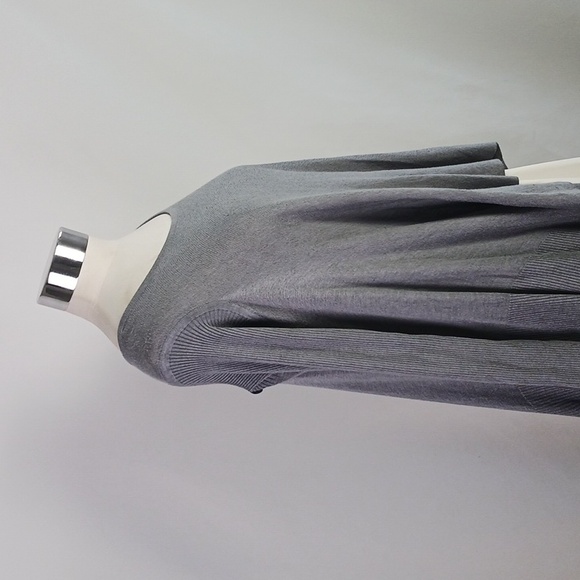 Lululemon Gray Asymmetrical Poncho Long Sleeve Top. - Picture 4 of 8
